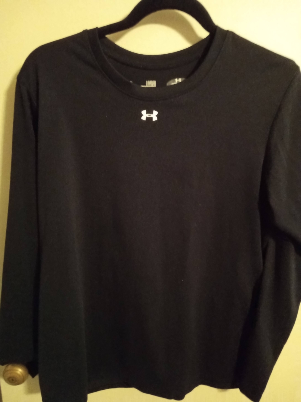 Under Armour Black Long-Sleeve Crew Performance Tee